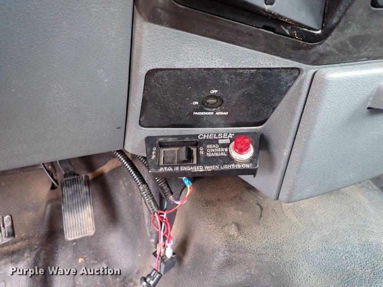 image for item JO9575 2015 Ford F550 Super Duty  truck cab and chassis