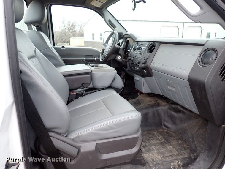 image for item JO9575 2015 Ford F550 Super Duty  truck cab and chassis