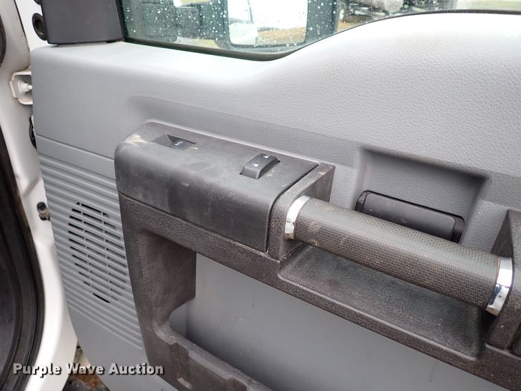 image for item JO9575 2015 Ford F550 Super Duty  truck cab and chassis