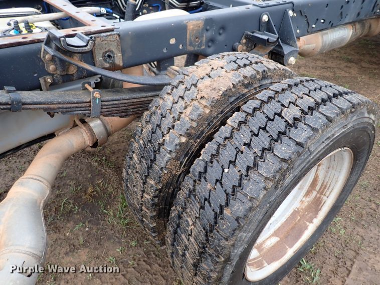 image for item JO9575 2015 Ford F550 Super Duty  truck cab and chassis