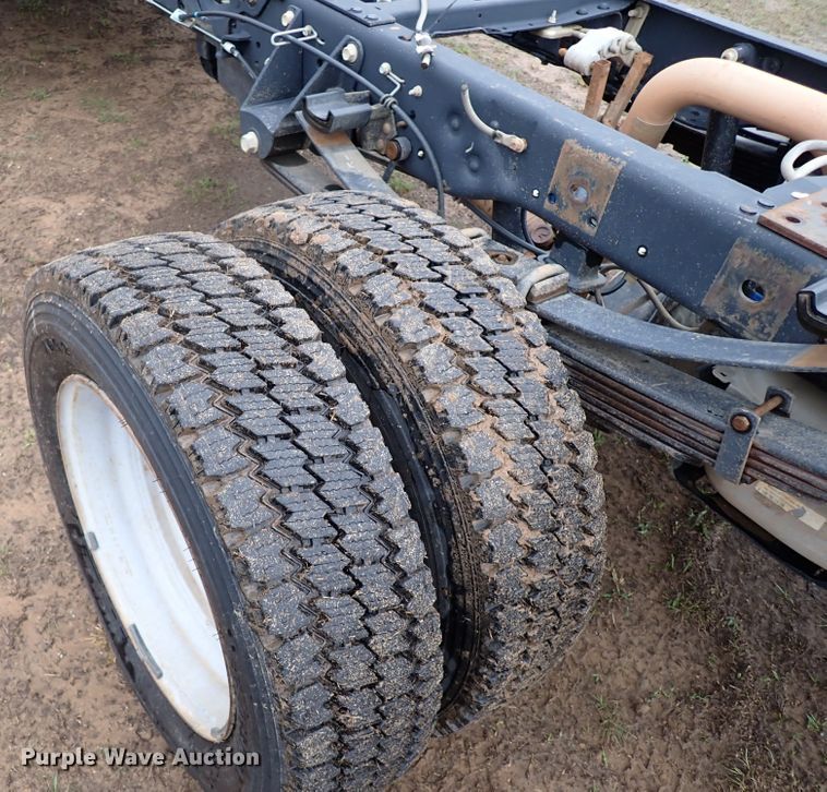 image for item JO9575 2015 Ford F550 Super Duty  truck cab and chassis