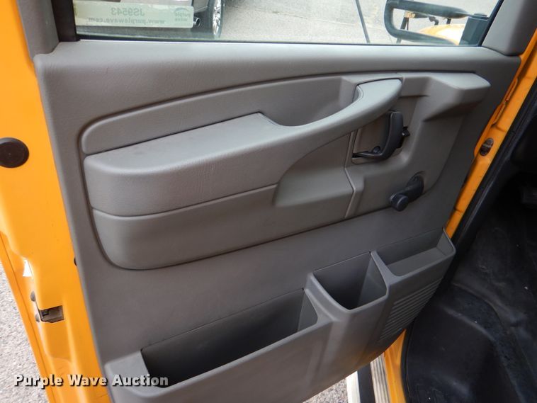 image for item JS9543 2011 GMC Savana  school bus