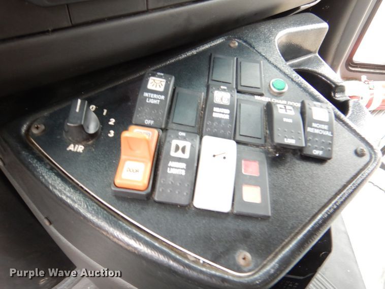 image for item JS9543 2011 GMC Savana  school bus