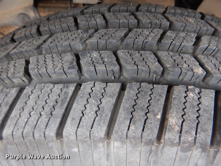 image for item JS9543 2011 GMC Savana  school bus