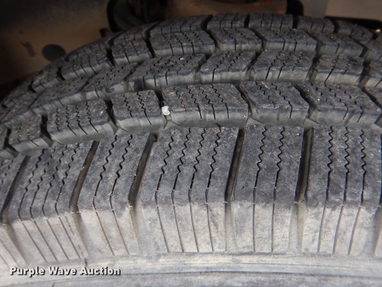 image for item JS9543 2011 GMC Savana  school bus