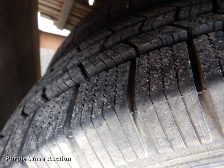 image for item JS9543 2011 GMC Savana  school bus