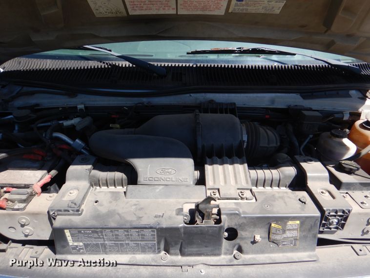 image for item JS9549 2007 Ford E450 Super Duty  shuttle bus