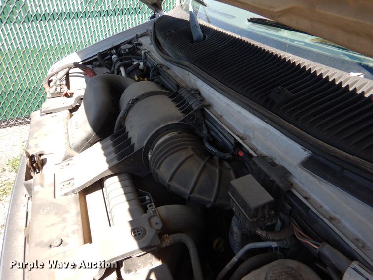 image for item JS9549 2007 Ford E450 Super Duty  shuttle bus