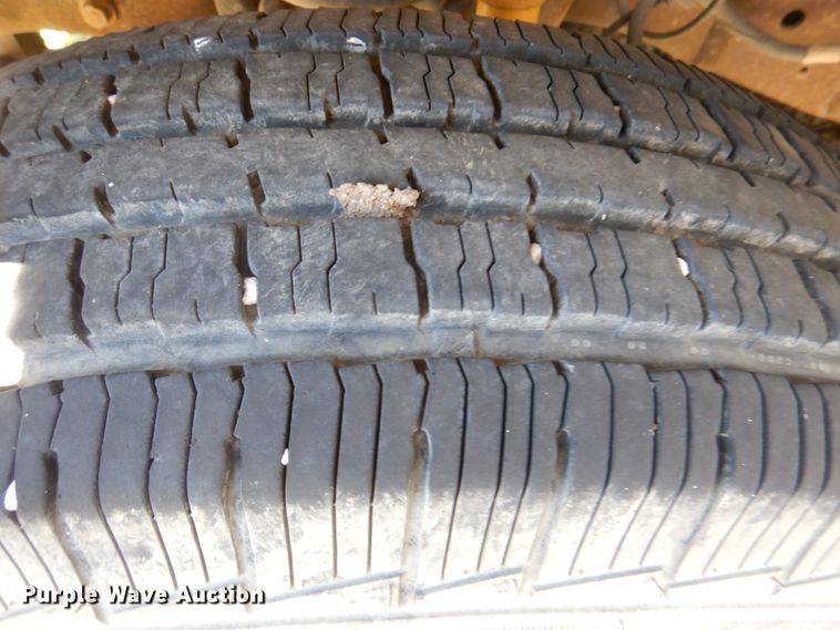 image for item JS9549 2007 Ford E450 Super Duty  shuttle bus