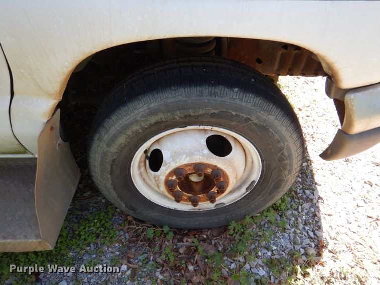 image for item JS9549 2007 Ford E450 Super Duty  shuttle bus