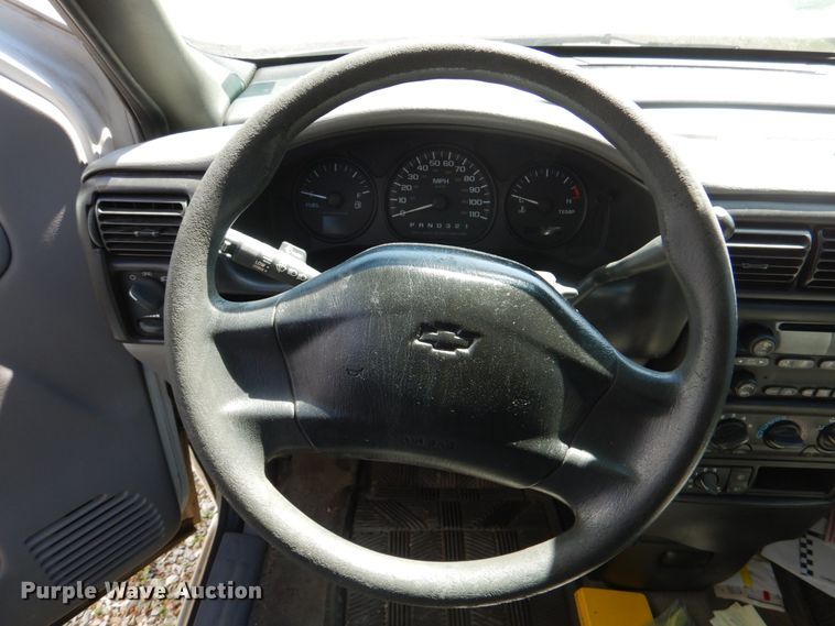 image for item JS9551 2004 Chevrolet Venture  van