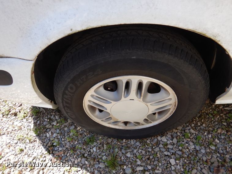 image for item JS9551 2004 Chevrolet Venture  van