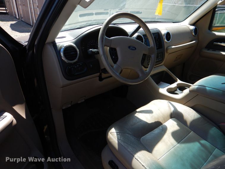 image for item JS9552 2003 Ford Expedition Eddie Bauer  SUV