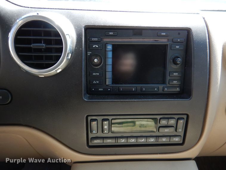 image for item JS9552 2003 Ford Expedition Eddie Bauer  SUV