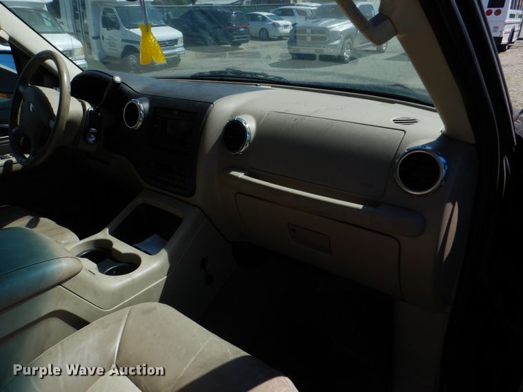 image for item JS9552 2003 Ford Expedition Eddie Bauer  SUV