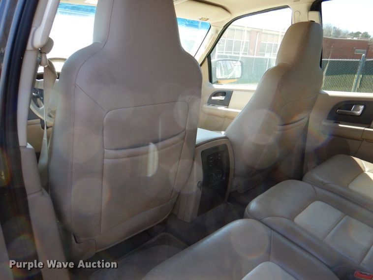 image for item JS9552 2003 Ford Expedition Eddie Bauer  SUV