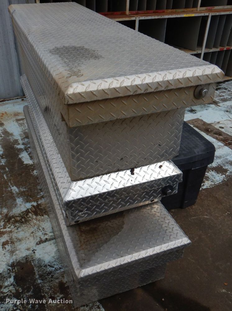 image for item JS9555 (4) toolboxes