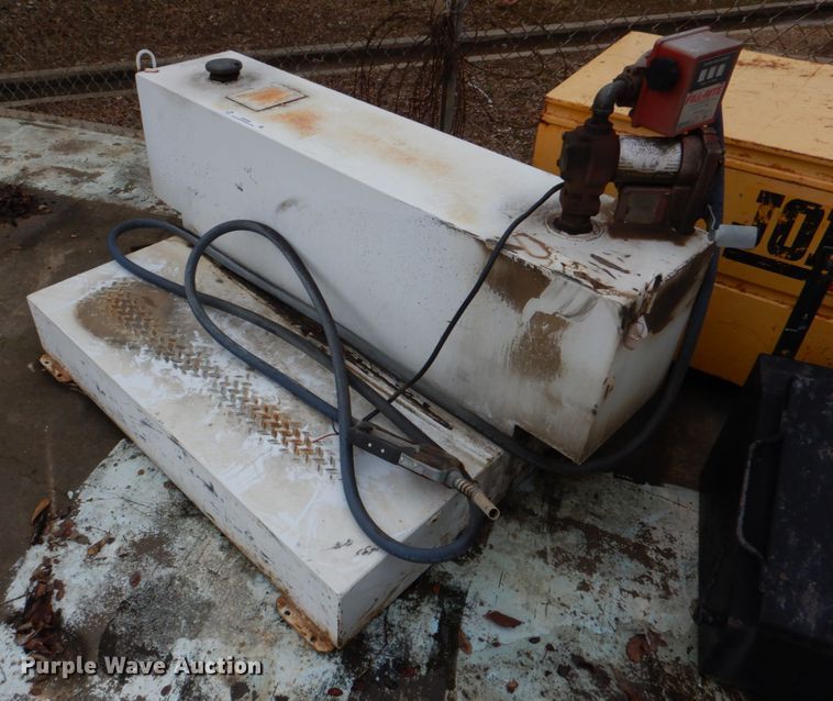 image for item JS9560 Delta Consolidation 4498000  L-shaped auxiliary fuel tank