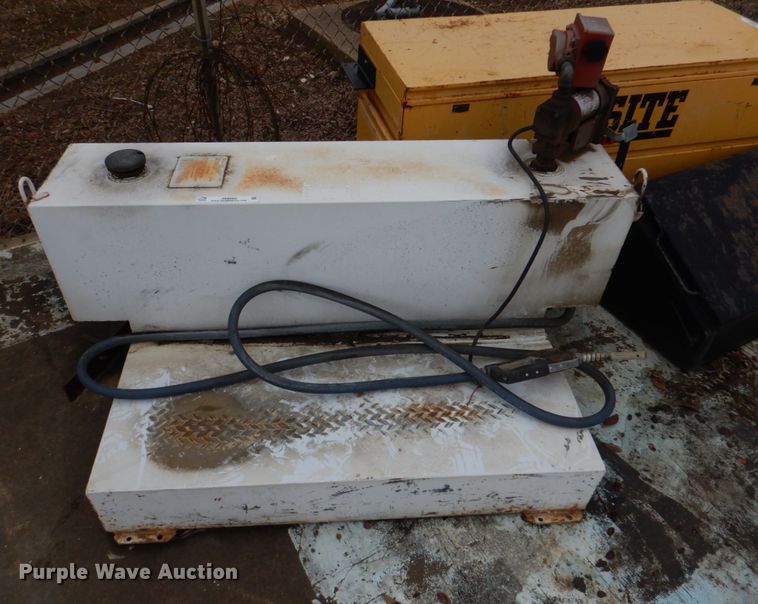 image for item JS9560 Delta Consolidation 4498000  L-shaped auxiliary fuel tank