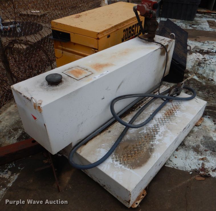 image for item JS9560 Delta Consolidation 4498000  L-shaped auxiliary fuel tank