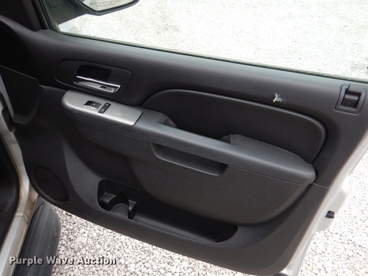 image for item JS9580 2010 Chevrolet Suburban  SUV