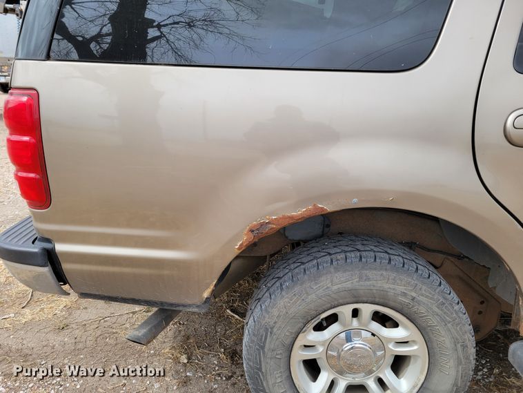 image for item JY9230 2001 Ford Expedition XLT  SUV