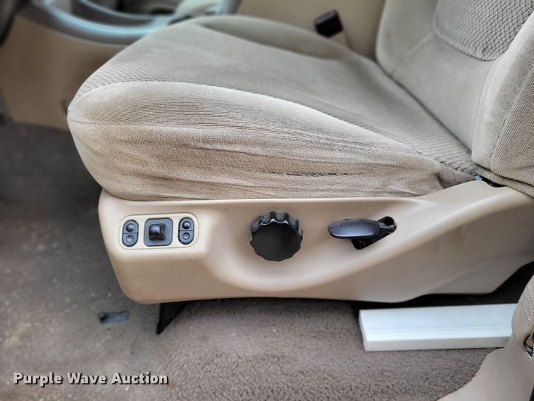 image for item JY9230 2001 Ford Expedition XLT  SUV