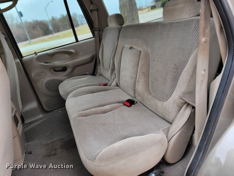 image for item JY9230 2001 Ford Expedition XLT  SUV