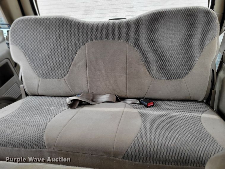 image for item JY9230 2001 Ford Expedition XLT  SUV