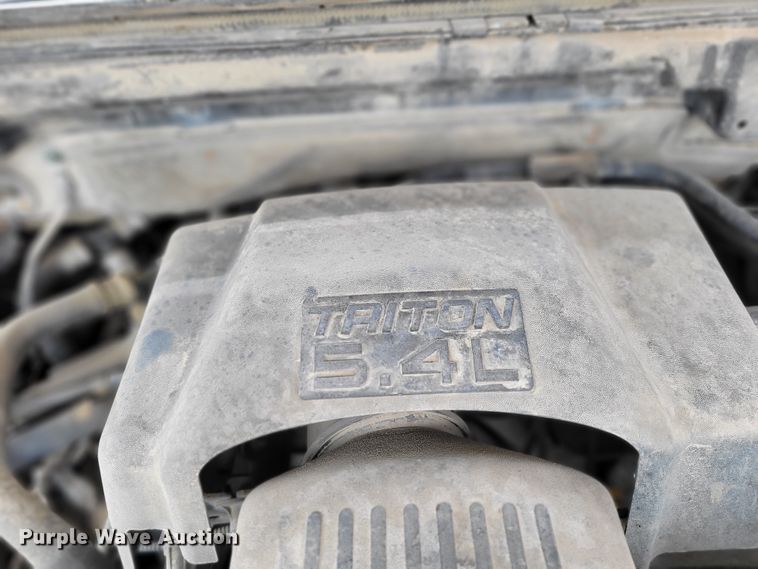 image for item JY9230 2001 Ford Expedition XLT  SUV