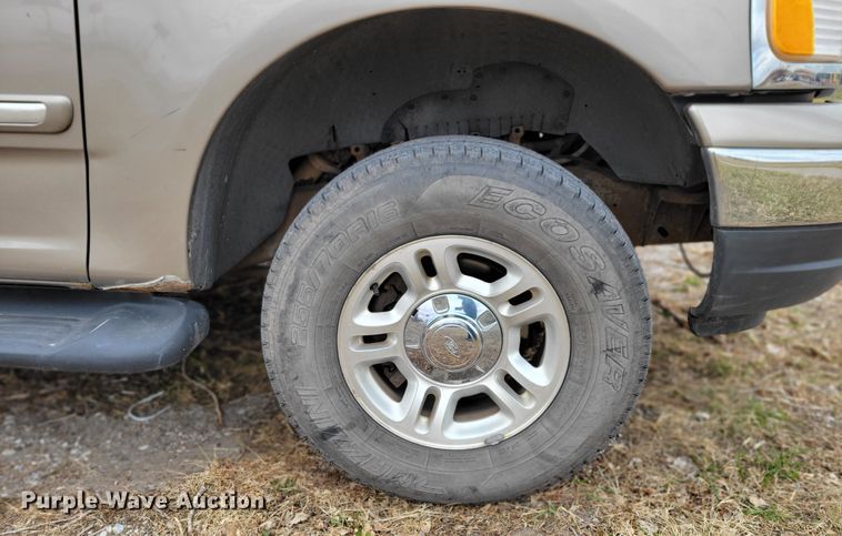 image for item JY9230 2001 Ford Expedition XLT  SUV