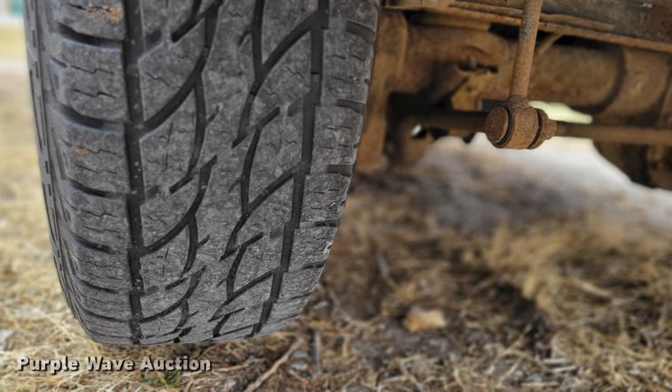 image for item JY9230 2001 Ford Expedition XLT  SUV