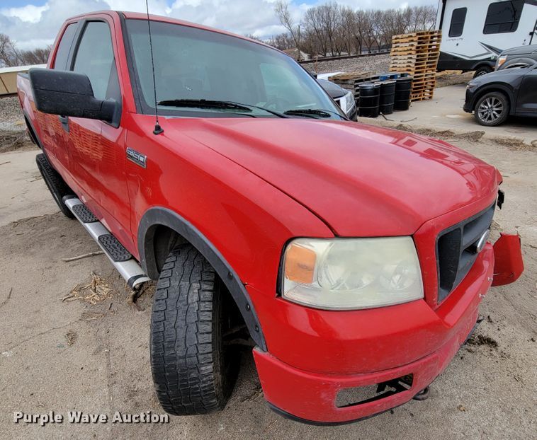 image for item JY9236 2005 Ford F150  SuperCab pickup truck
