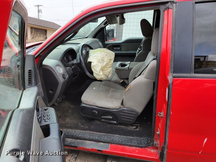 image for item JY9236 2005 Ford F150  SuperCab pickup truck