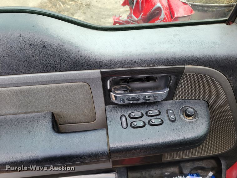 image for item JY9236 2005 Ford F150  SuperCab pickup truck