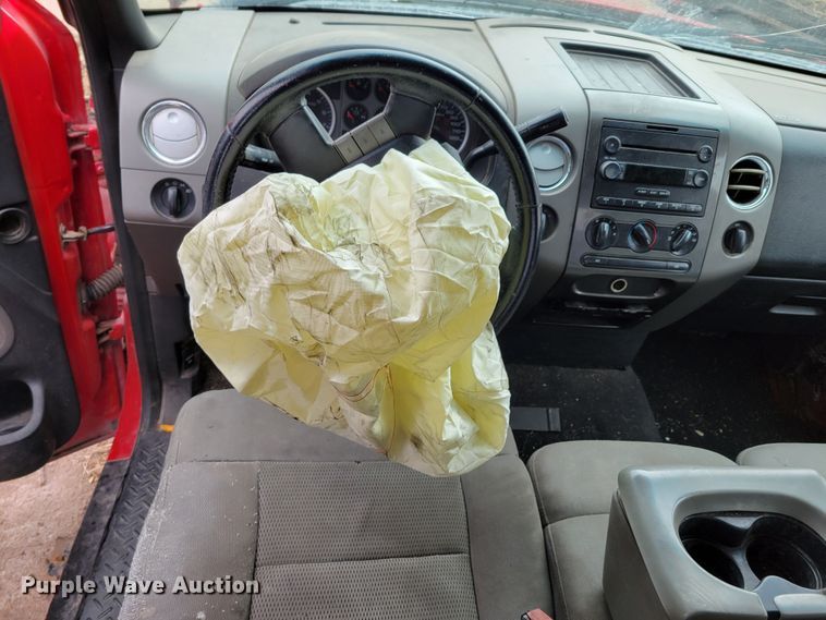 image for item JY9236 2005 Ford F150  SuperCab pickup truck