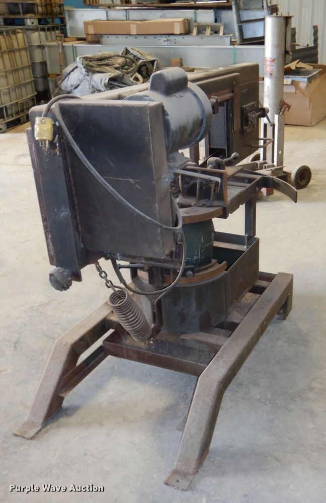 image for item JY9260 Ellis bandsaw