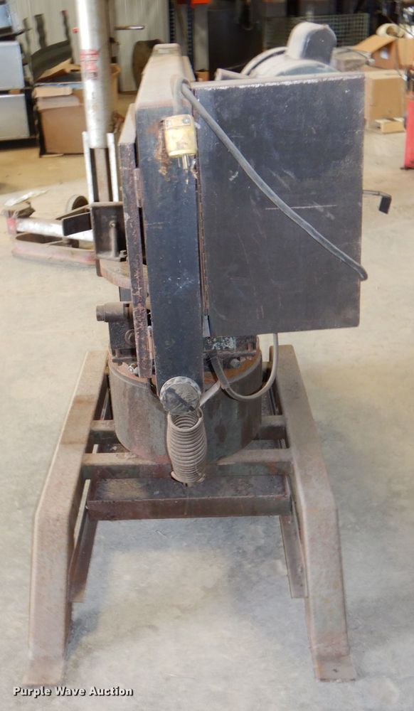 image for item JY9260 Ellis bandsaw