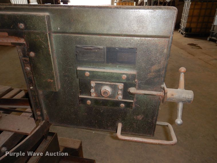 image for item JY9260 Ellis bandsaw