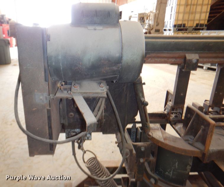 image for item JY9260 Ellis bandsaw
