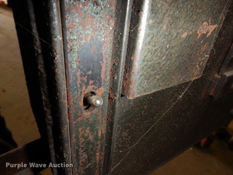 image for item JY9260 Ellis bandsaw