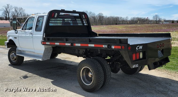 image for item KE9878 1997 Ford F450 Super Duty  flatbed truck
