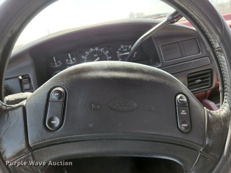 image for item KE9878 1997 Ford F450 Super Duty  flatbed truck