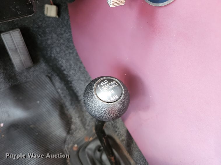 image for item KE9878 1997 Ford F450 Super Duty  flatbed truck