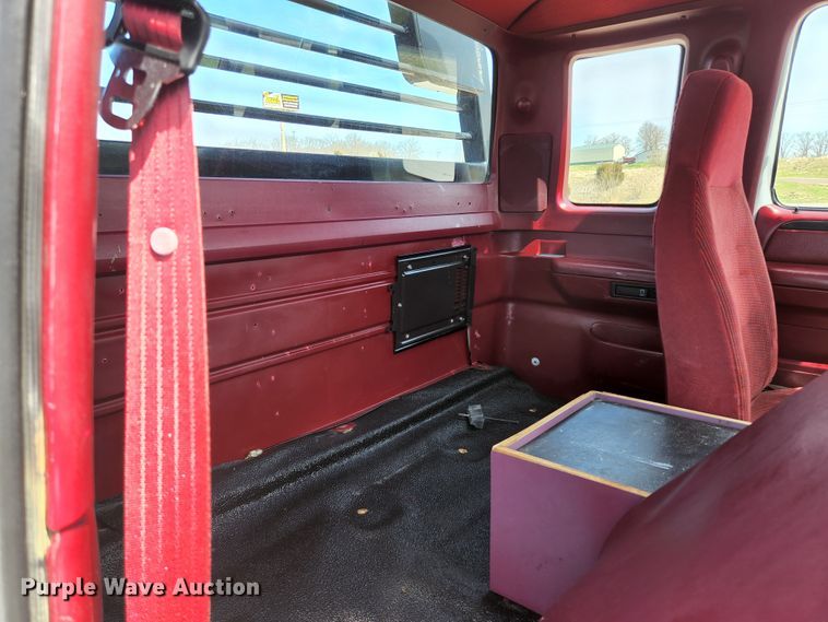 image for item KE9878 1997 Ford F450 Super Duty  flatbed truck