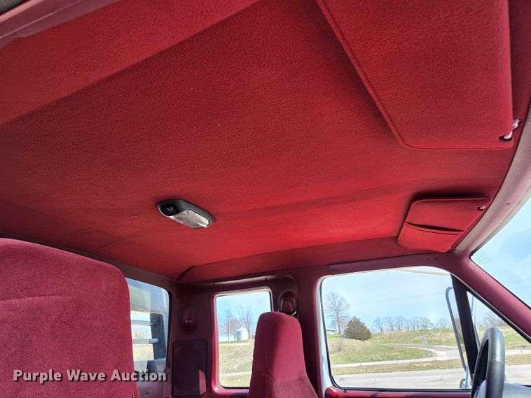 image for item KE9878 1997 Ford F450 Super Duty  flatbed truck