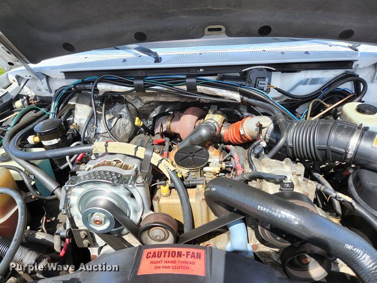 image for item KE9878 1997 Ford F450 Super Duty  flatbed truck