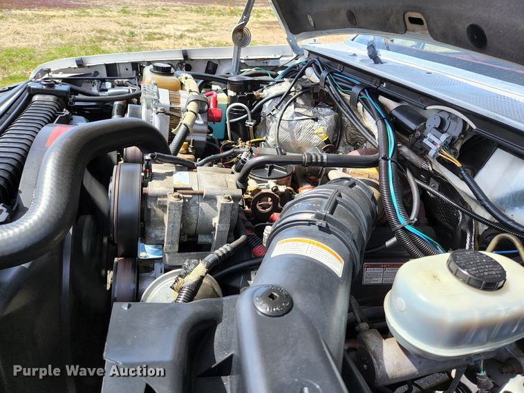 image for item KE9878 1997 Ford F450 Super Duty  flatbed truck