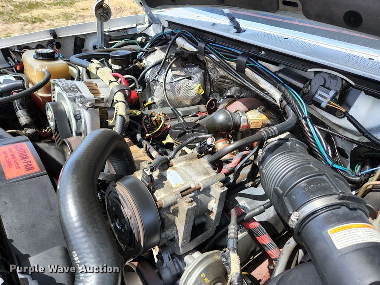 image for item KE9878 1997 Ford F450 Super Duty  flatbed truck