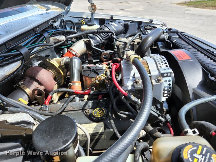 image for item KE9878 1997 Ford F450 Super Duty  flatbed truck